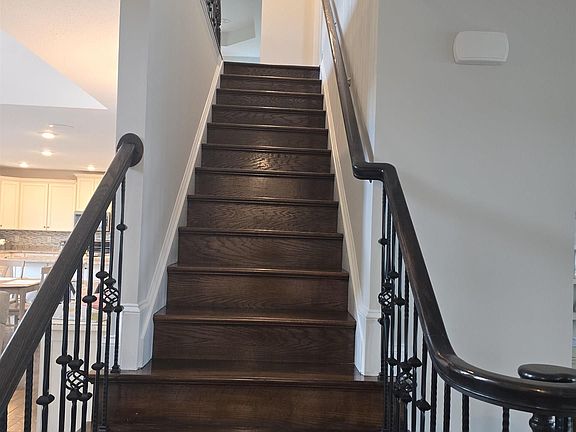 5th image of 246 Kingston Dr