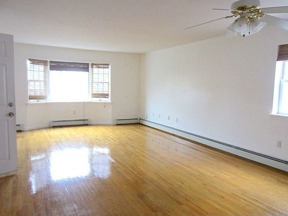 2nd image of 621 Logan Ave