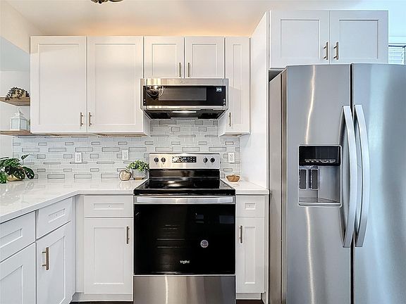 5th image of 5601 Coral Lake Drive #101