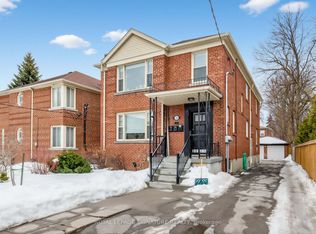 19 Warwick Ave, Toronto, ON M6C1T5