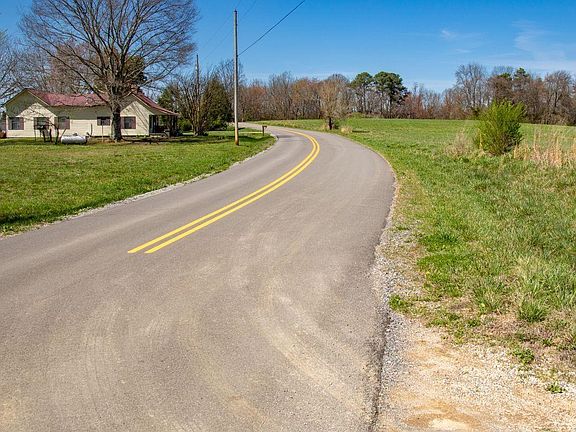 5th image of Woodland Dr