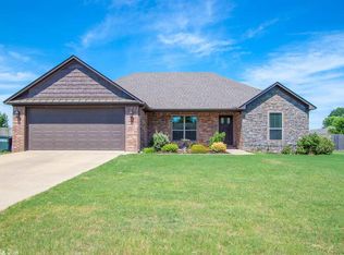6 Dove Creek Dr, Vilonia, AR 72173