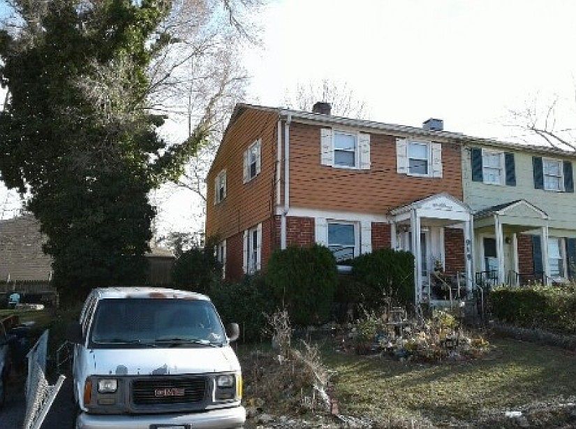 2nd image of 919 Comanche Dr
