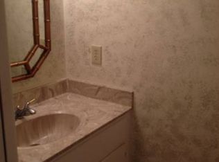 17235 Stratford Dr, Southfield, MI 48075
