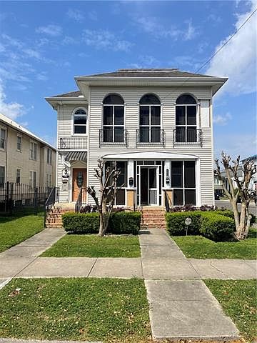 1st image of 2038 Marengo St