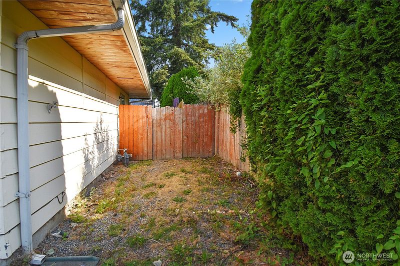 4th image of 940 Jennings Street