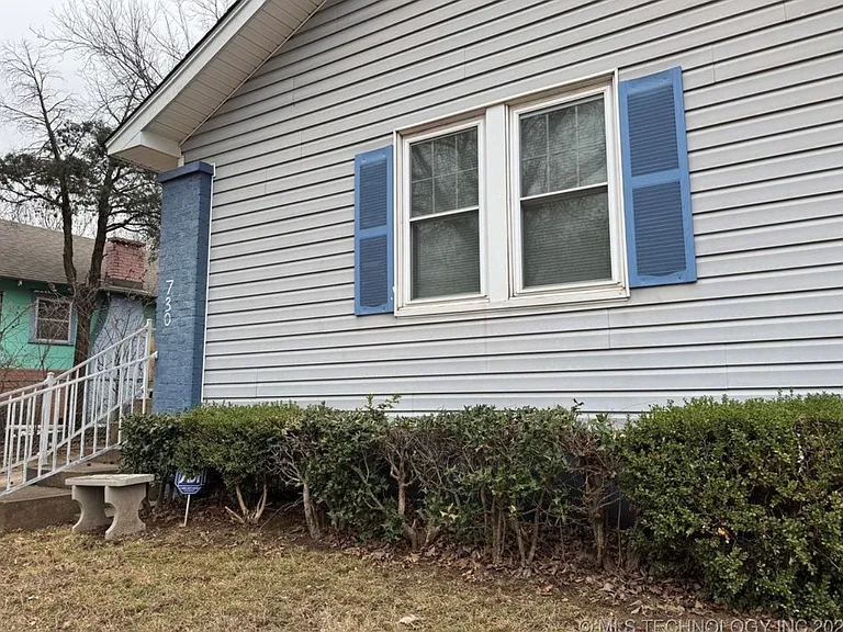 730 N Delaware Pl — Photo 2