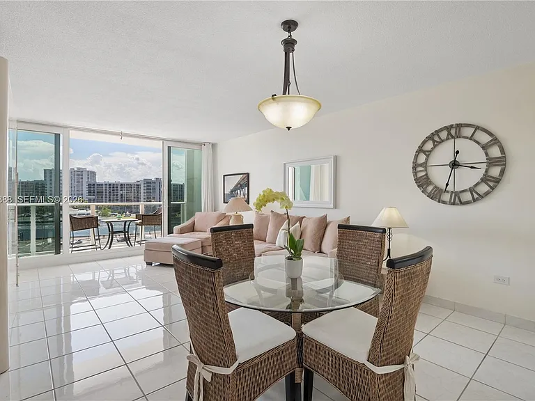 3505 S Ocean Dr #604 — Photo 3