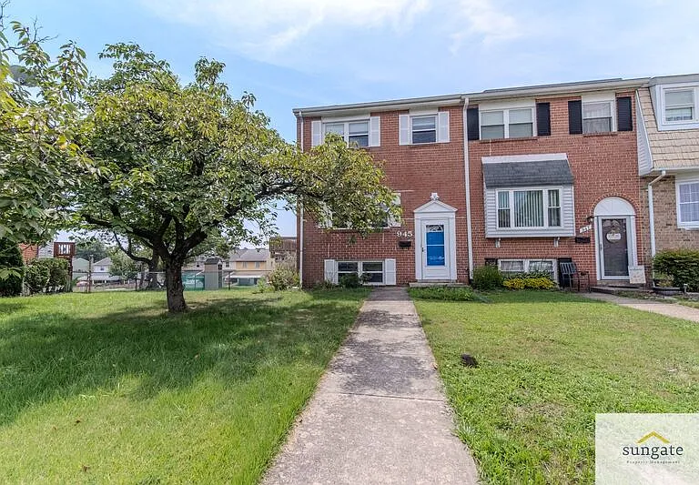 945 Stormont Cir — Photo 1