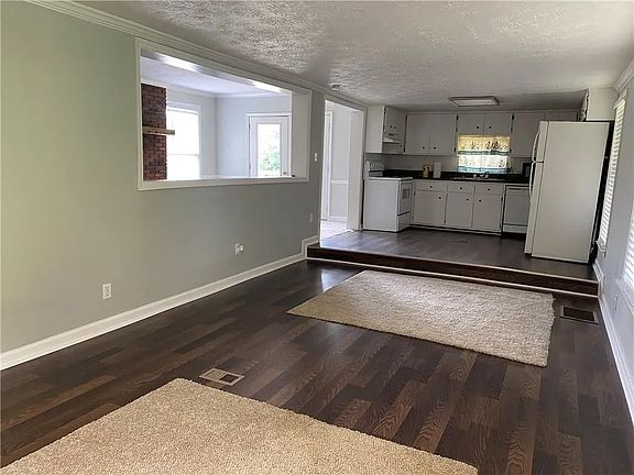 3rd image of 1393 Edwards Mill Rd