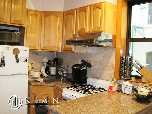 Rented by Kian Realty | media 26