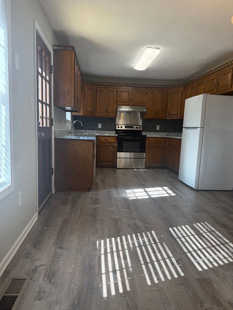 Charming Brick Home in North Jackson! — Photo 3