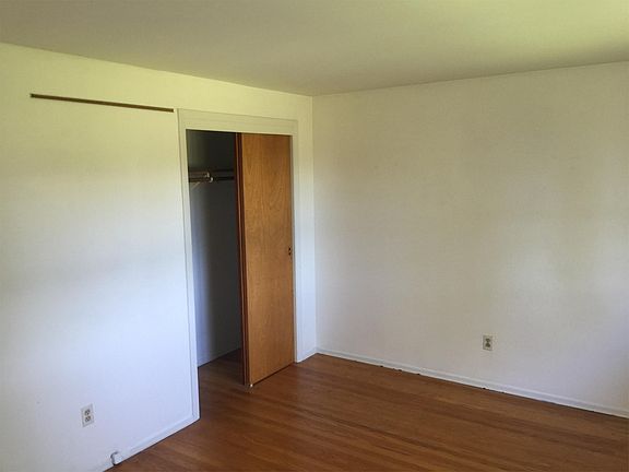 5th image of 21 Green Clover Dr