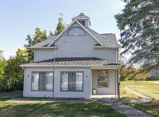 8 Jefferson St E, Urbana, IA 52345