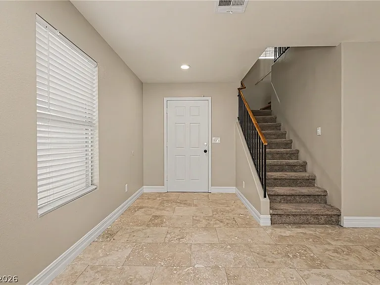 1208 Swanbrooke Dr — Photo 7