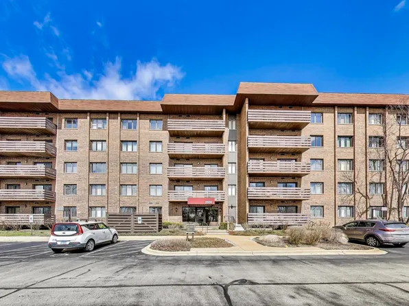 2000 Chestnut Ave APT 407, Glenview, IL 60025