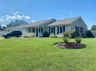 711 Whisperwood Dr, Newport News, VA 23602