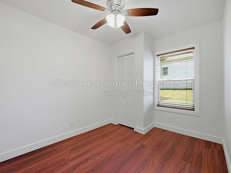 1107 W Hanna St — Photo 11
