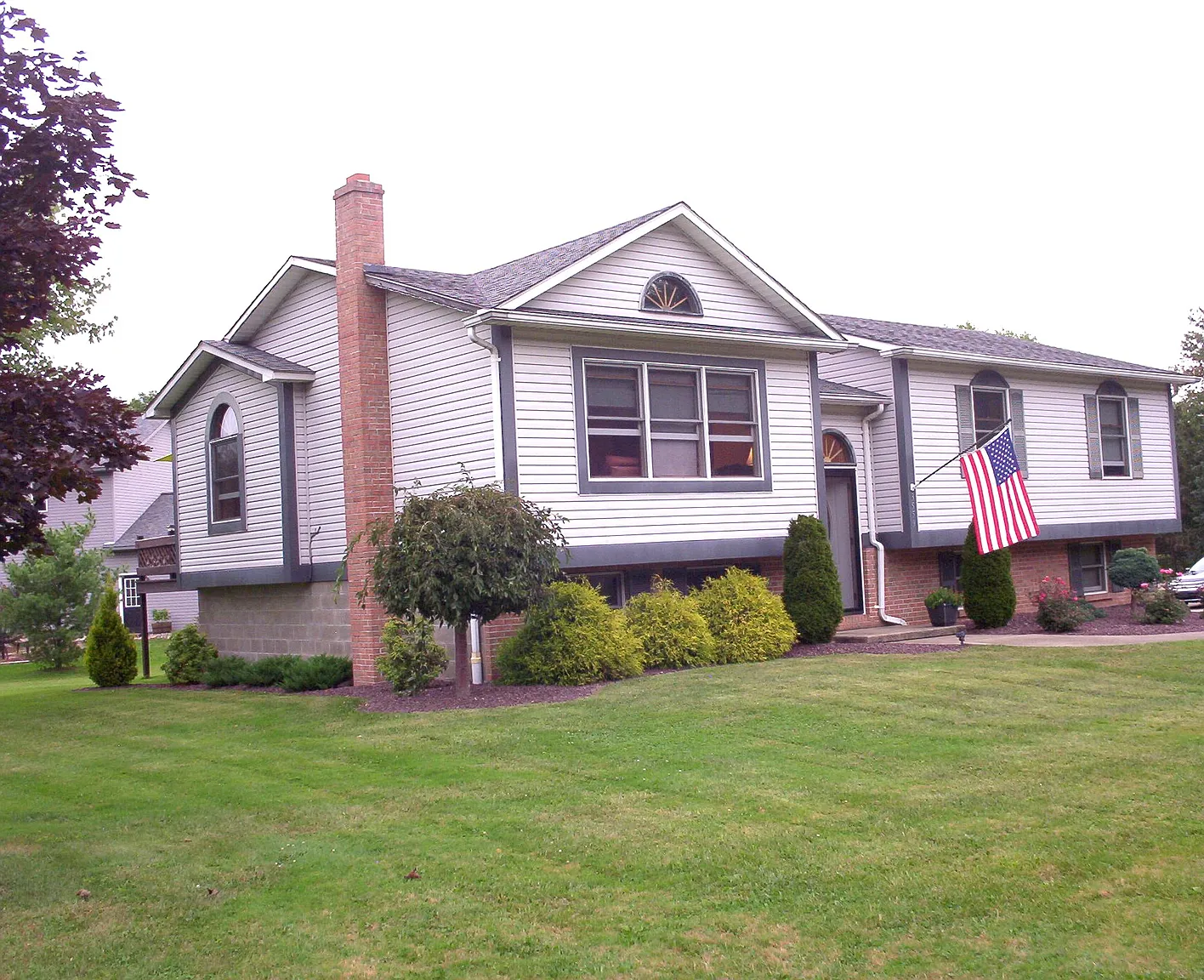 3559 Marylane Dr photo 1