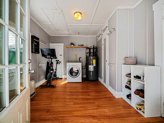 5th image of 81 Court St