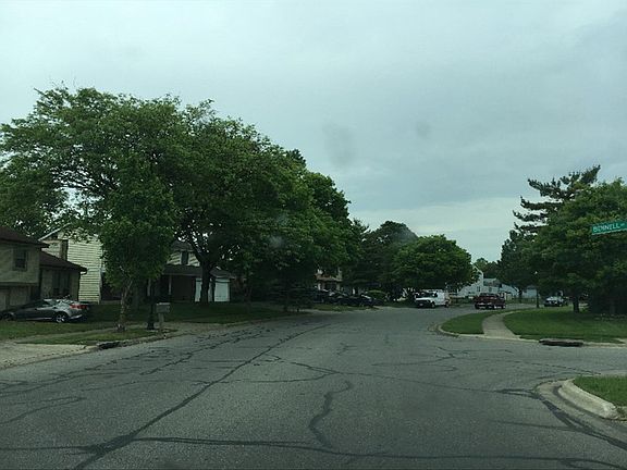 5th image of 6690 Deepwood Ct