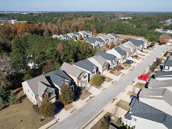 2nd image of 3045 Hendrick Dr