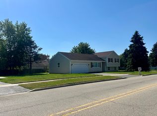 3811 W Orleans St, McHenry, IL 60050