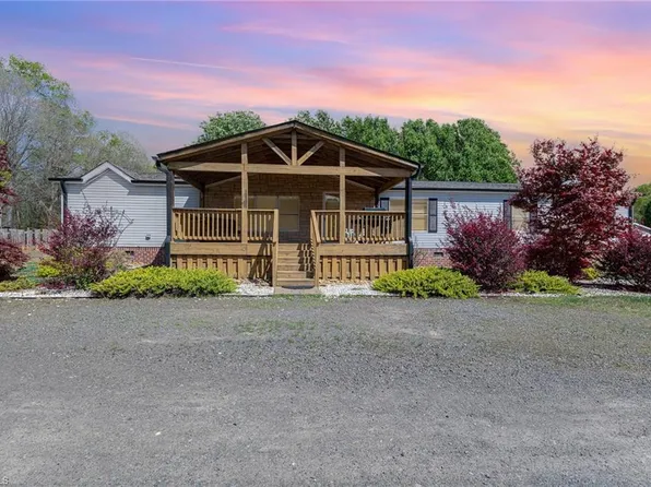 263 Gordon Dr, Advance, NC 27006