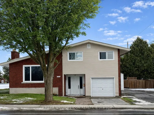 2206 Navaho Dr #B, Ottawa, ON K2C 0V9