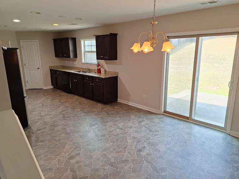 232 Allans Mill Dr — Photo 4