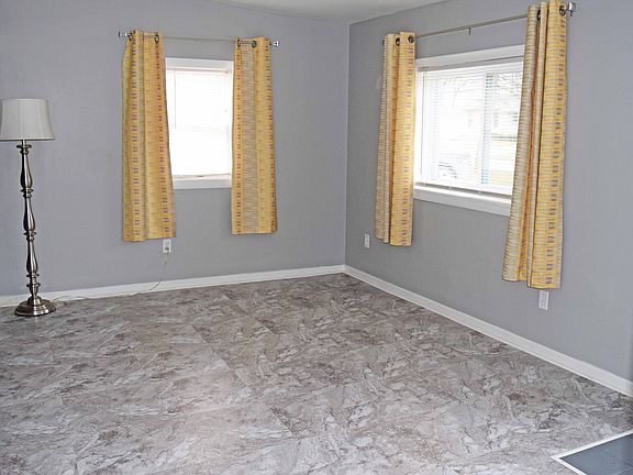 5th image of 2778 Davista Dr