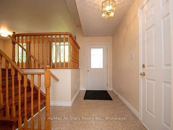 3rd image of 43 McGibbon Blvd