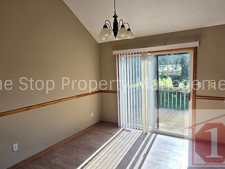16002 Harold Dr — Photo 9