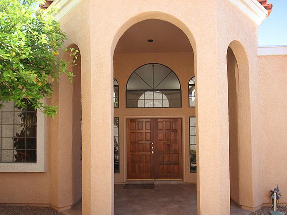 3rd image of 3476 N Country Club Vista Cir