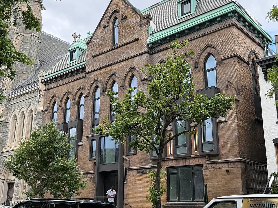 1st image of 437 Sackett St #201E