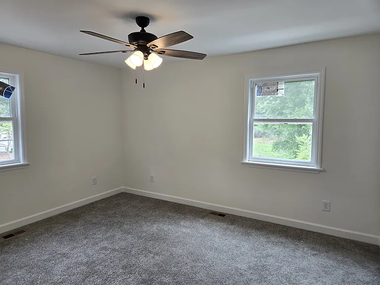 308 Pearson St N — Photo 6