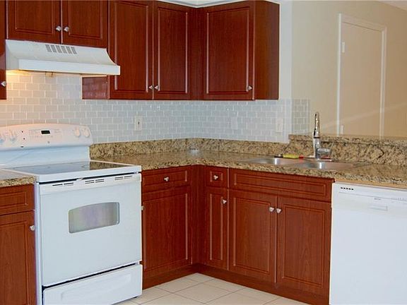 3rd image of 1360 Veracruz Ln