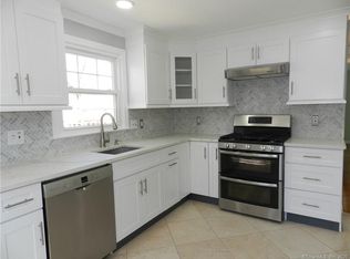 480 Old Town Rd, Trumbull, CT 06611