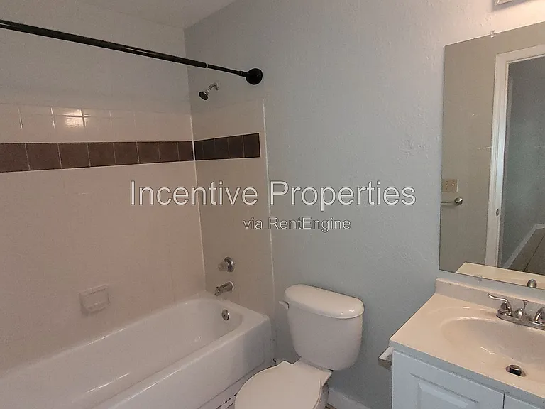 5956 Westgate Dr #102 — Photo 26