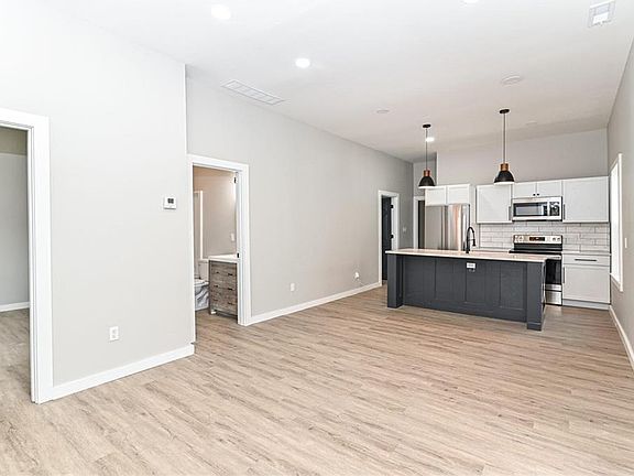 5th image of 1222 Saint Peter St