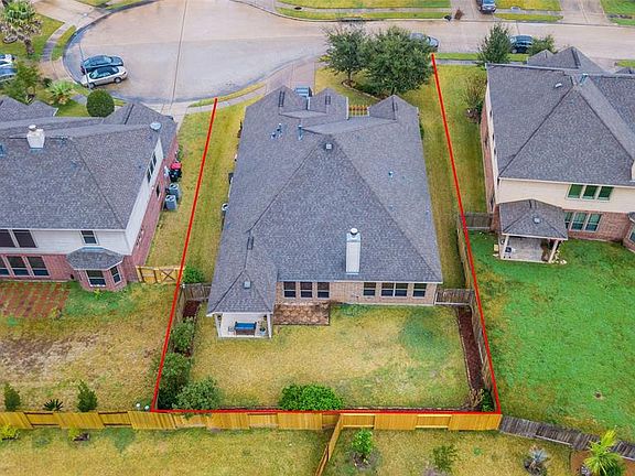 3rd image of 7715 Eastwood Lake Ln