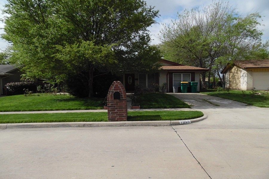 1st image of 1055 Shadow Wood Ln