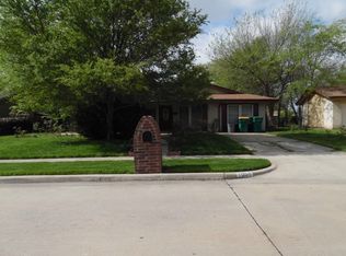 1055 Shadow Wood Ln, Lewisville, TX 75067