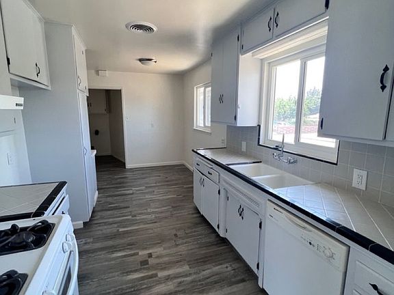 4th image of 2901 Berger St