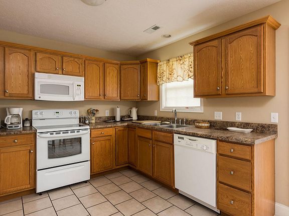 5th image of 4712 Moss Dr
