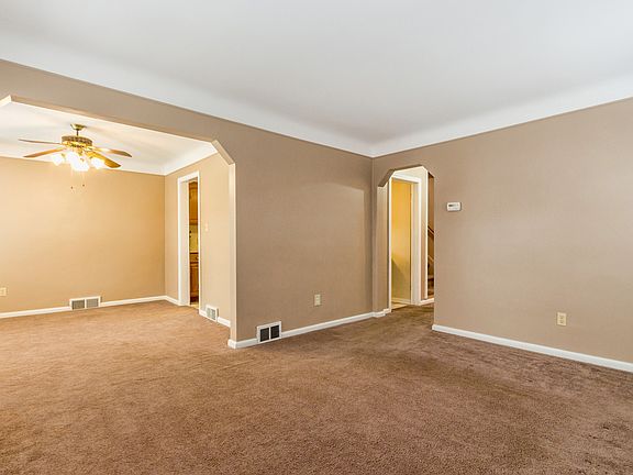 5th image of 14625 Warwick Ave