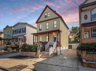 442 Avenue E, Bayonne, NJ 07002