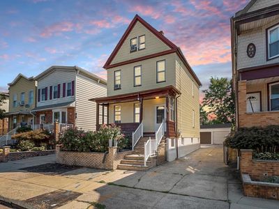 442 Avenue E, Bayonne, NJ, 07002