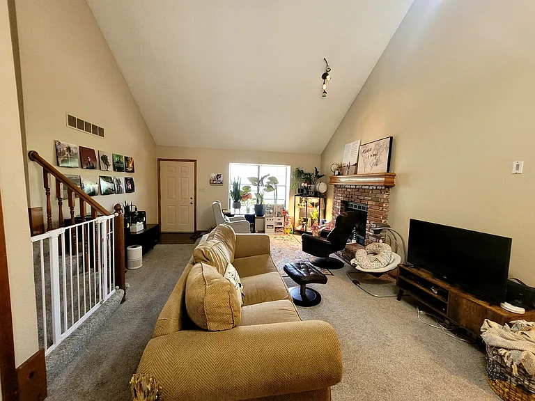 7307 NW 82nd St — Photo 6