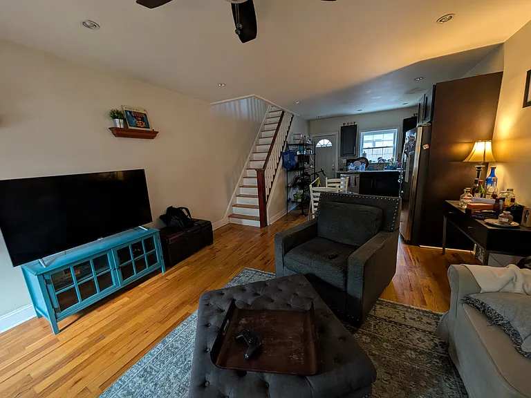 1213 N Leithgow St — Photo 4
